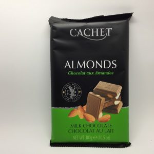 Шоколад CACHET молочный 32% какао с целым миндалем